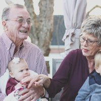 Consultation des familles et des personnes aînées